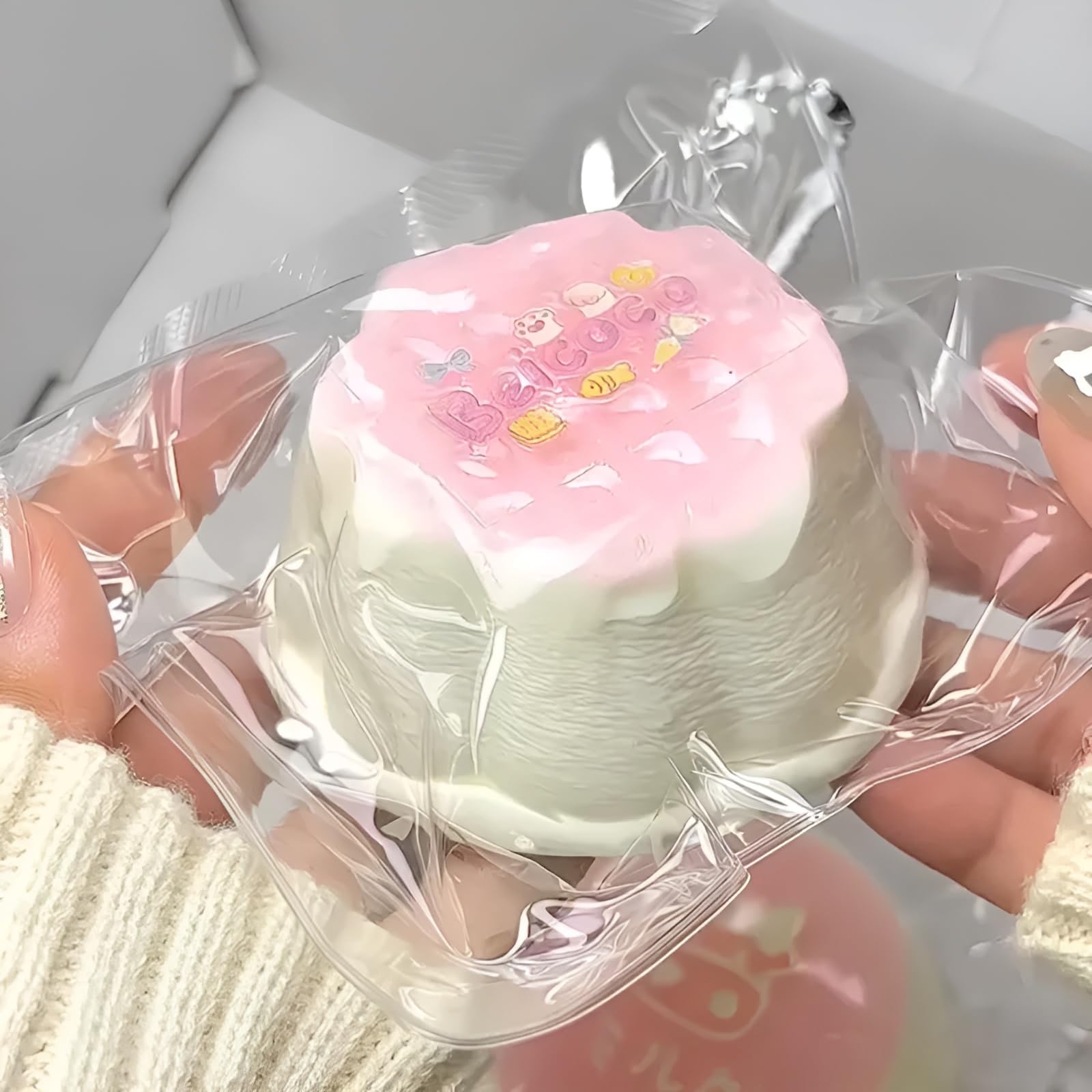 Amazon | [mocoly]スクイーズケーキおもちゃ【正規品】水感スクイーズ